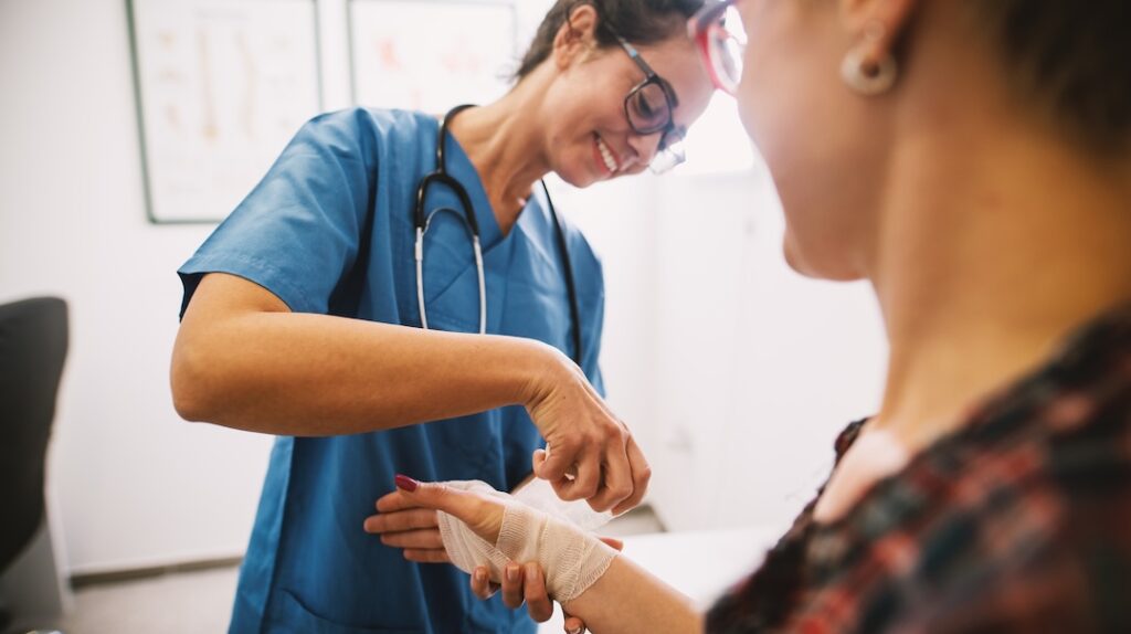 Specialist Doctor for Wounds Advanced Treatments for Chronic and Complex Injuries